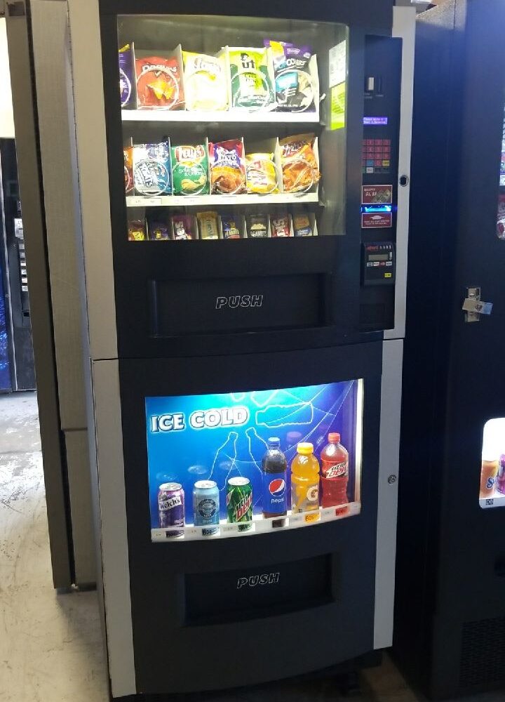 RS800 Credit card capable combo vending machine