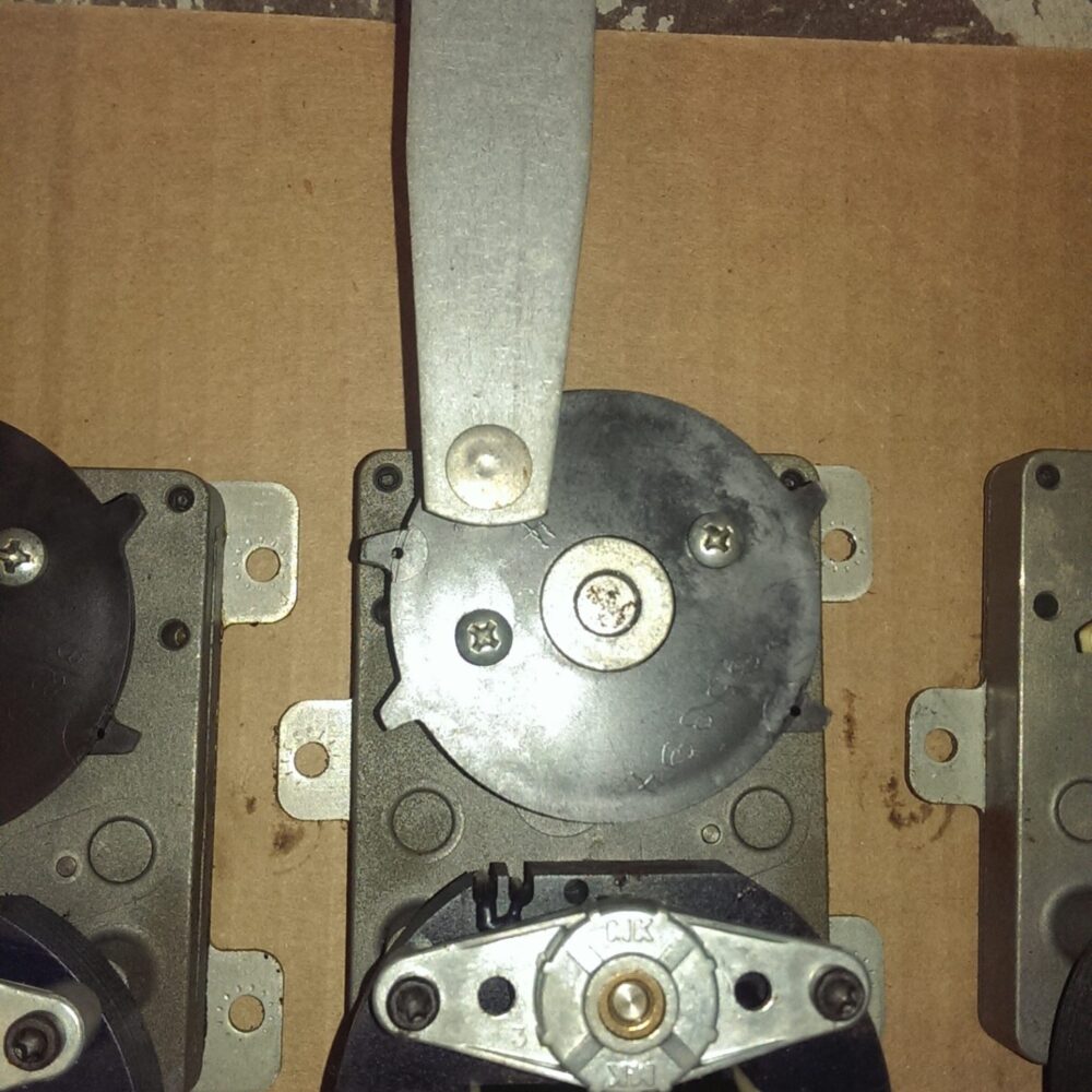 BLACK CAM MOTOR WITH ARM FOR VENDO MACHINE