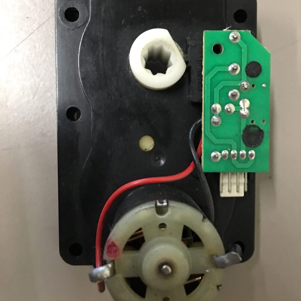 GAINES COMBO VENDING MACHINE SNACK OR CAN DRINK MOTOR