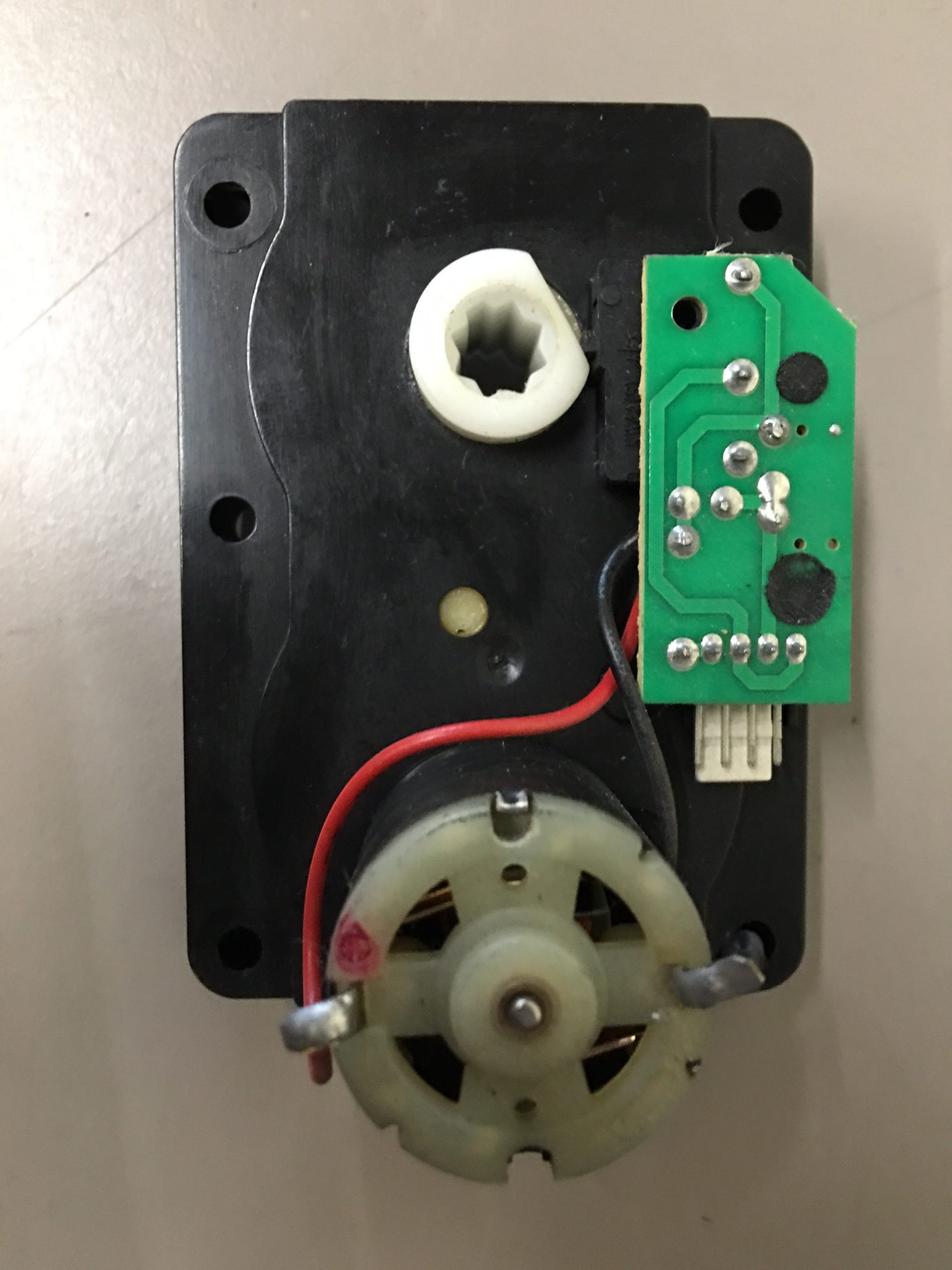 GENESIS SNACK MOTOR / CAN DRINK MOTOR GO 127/137 OR GO 380 COMBO VENDING MACHINE