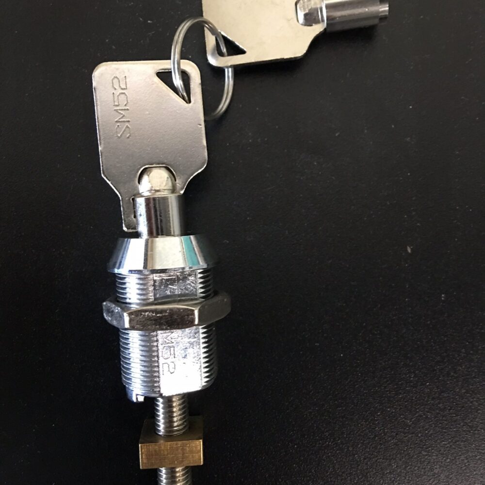 LOCK AND TWO KEYS FOR RS800 / RC800 / RS870 / VM401 /RS850 / RC850 COMBO VENDING MACHINE