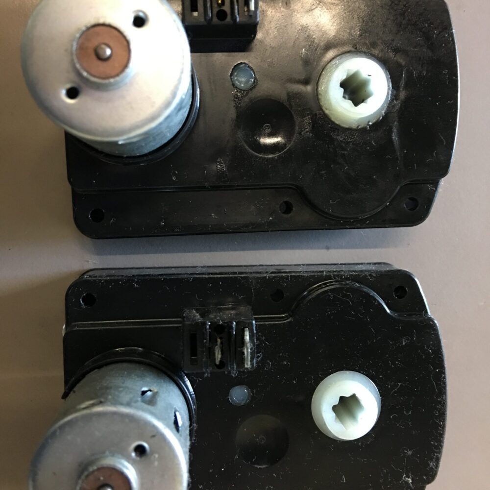 PAIR OF RPD CAN DRINK OR SNACK / CANDY MOTOR