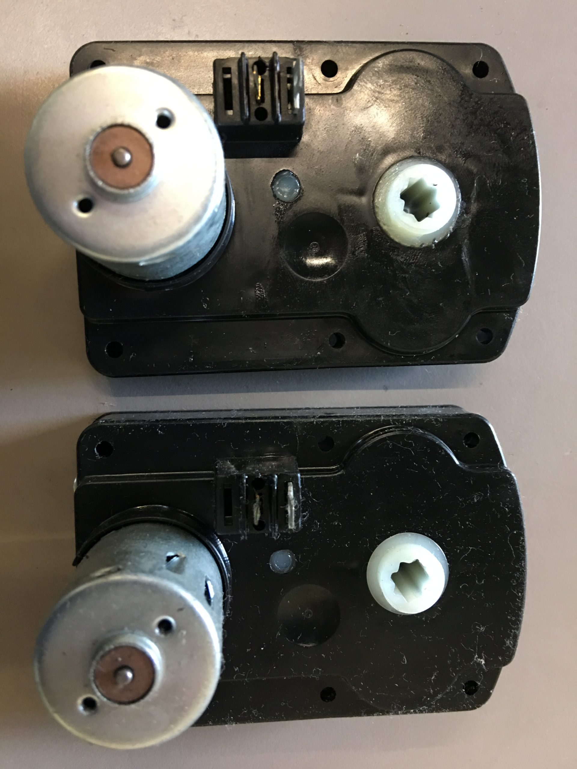 PAIR OF RPD CAN DRINK OR SNACK / CANDY MOTOR