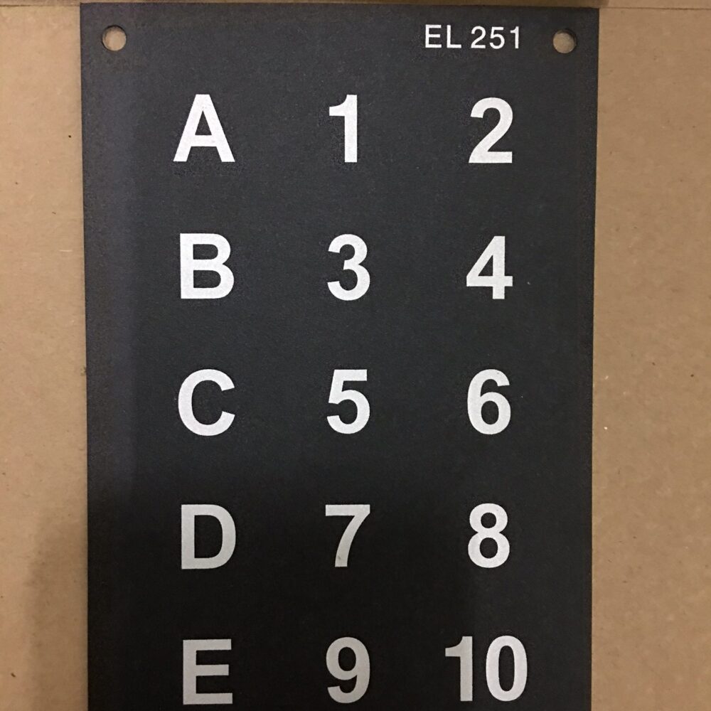 SEAGA BLACK AND WHITE KEYPAD 4″W X 7″L